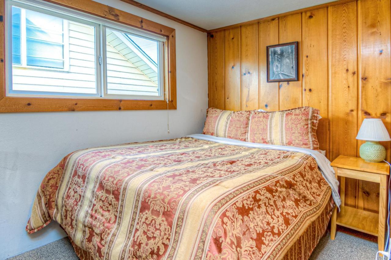 Elbow'S Inn Rockaway Beach Dış mekan fotoğraf